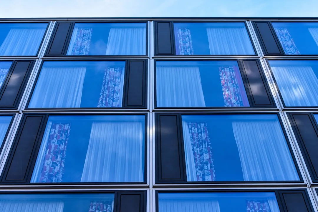 智能主机与电动窗帘控制器联动方案在办公场景中的集成实践正文配图 2